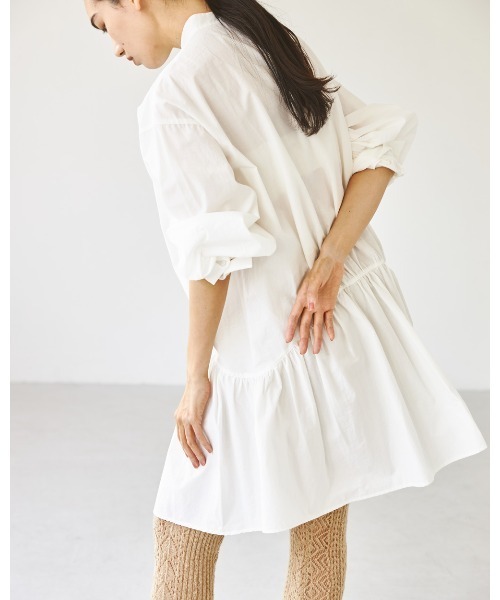 TODAYFUL（トゥデイフル）の「スタンドカラーギャザードレス（ワンピース・レディース・ホワイト/ブラック・36inch/38inch）」の8枚目の写真