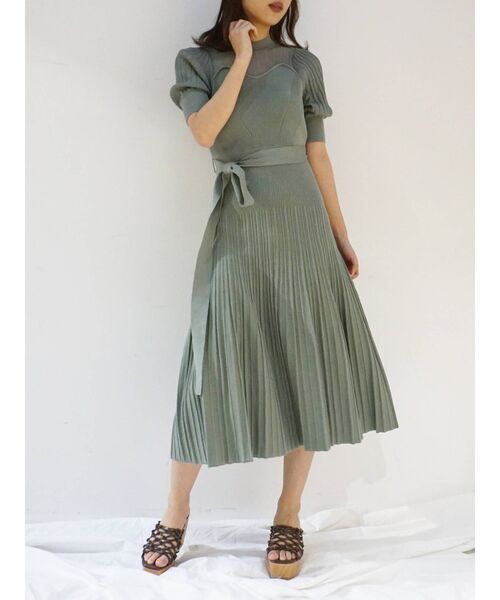 MERCURYDUO（マーキュリーデュオ）の「シアースリーブプリーツニットワンピース（ワンピース・レディース・アイボリー/ミント/ラベンダー・FREE）」の3枚目の写真