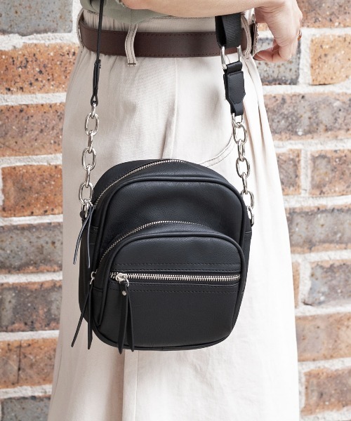 PairPair（ペアペア）の「コンパクトショルダーチェーンバッグ（ショルダーバッグ・レディース・ブラック・FREE）」の5枚目の写真