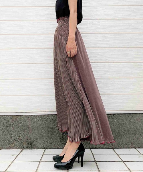 Q（キュー）の「バイカラーマイクロプリーツストライプスカート（スカート・レディース・ブラウン系その他/ブルー系その他・MEDIUM）」の4枚目の写真