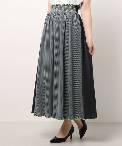 Q（キュー）の「バイカラーマイクロプリーツストライプスカート（スカート・レディース・ブラウン系その他/ブルー系その他・MEDIUM）」の13枚目の写真