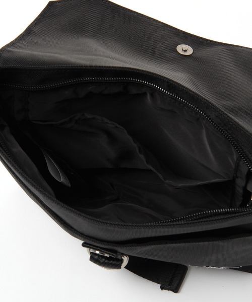 BAYFLOW（ベイフロー）の「フラップサコッシュ（ショルダーバッグ・メンズ・ブラック/ベージュ/パープル/ネイビー/その他1/その他2/クリアブルー/カーキ・FREE）」の16枚目の写真