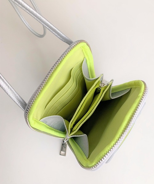 Q（キュー）の「ウォレットショルダー（ショルダーバッグ・レディース・ブラック/シルバー/ベージュ/ゴールド/シルバー系その他/アイボリー/ブルー/ラベンダー/ベージュ系/シルバー系・ONE SIZE）」の20枚目の写真