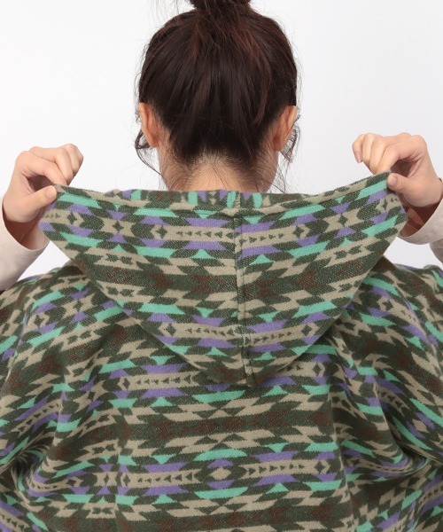 チチカカ(チチカカ)の「フード付きナバホポンチョ(ストール/ショール・レディース・ピンク/カーキ・FREE)」の11枚目の写真