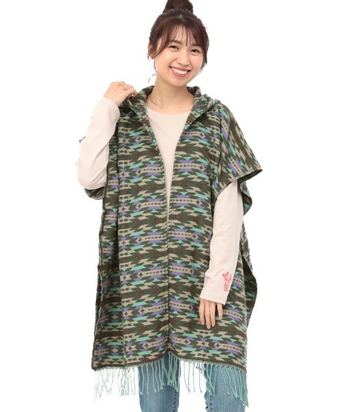 チチカカ(チチカカ)の「フード付きナバホポンチョ(ストール/ショール・レディース・ピンク/カーキ・FREE)」の5枚目の写真