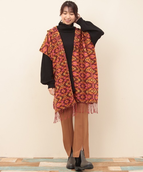 チチカカ(チチカカ)の「フード付きナバホポンチョ(ストール/ショール・レディース・ピンク/カーキ・FREE)」の4枚目の写真