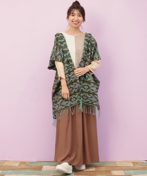 チチカカ(チチカカ)の「フード付きナバホポンチョ(ストール/ショール・レディース・ピンク/カーキ・FREE)」の3枚目の写真