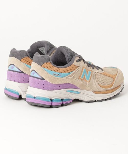 NEW BALANCE（ニューバランス）の「M2002R（スニーカー・メンズ・ベージュ系・23.5cm/24.5cm/25.5cm/26.5cm/27.5cm/28.5cm/23.0cm/24.0cm/25.0cm/26.0cm/27.0cm/28.0cm/29.0cm/22.5cm）」の2枚目の写真