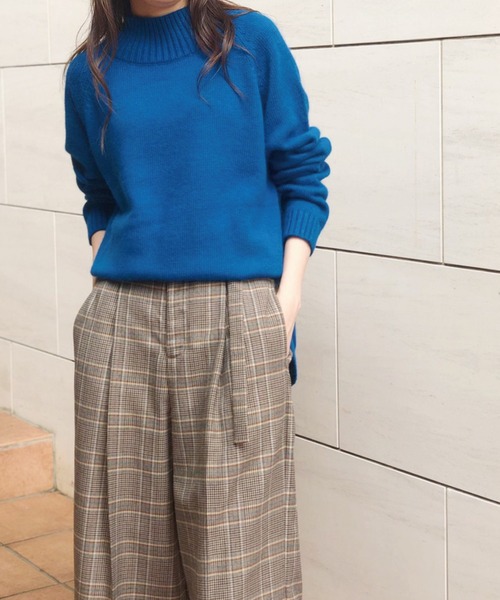 Banner Barrett(バナーバレット)の「ラウンドヘムニットトップス(ニット/セーター・レディース・ブラック/ベージュ/オリーブ/ブルー/レッド・38)」の4枚目の写真