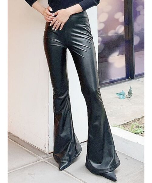 GYDA（ジェイダ）の「フェイクレザーフレアーパンツ（その他パンツ・レディース・ブラック・SMALL）」の2枚目の写真