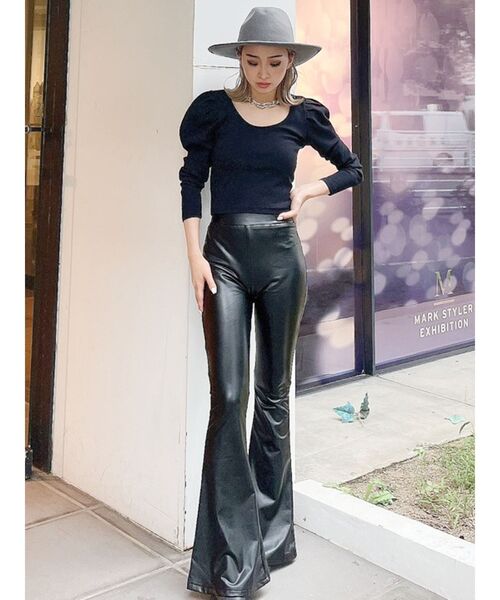 GYDA（ジェイダ）の「フェイクレザーフレアーパンツ（その他パンツ・レディース・ブラック・SMALL）」の5枚目の写真