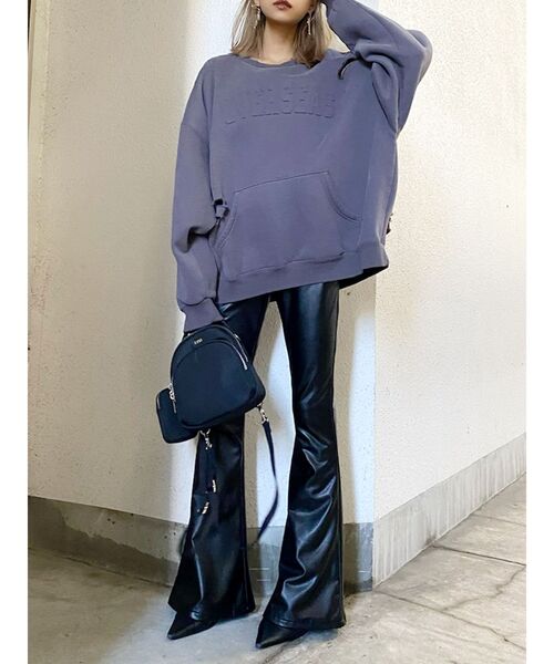 GYDA（ジェイダ）の「フェイクレザーフレアーパンツ（その他パンツ・レディース・ブラック・SMALL）」の18枚目の写真