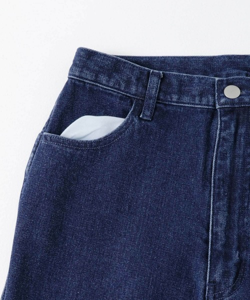 HEYUMM(ヘユム)の「キレイシルエットストレートデニムパンツ(デニムパンツ・レディース・ワンウォッシュ/ライトインディゴブルー/ブラック・SMALL/MEDIUM)」の8枚目の写真
