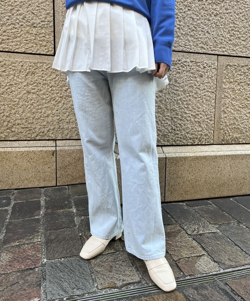 HEYUMM(ヘユム)の「キレイシルエットストレートデニムパンツ(デニムパンツ・レディース・ワンウォッシュ/ライトインディゴブルー/ブラック・SMALL/MEDIUM)」の11枚目の写真