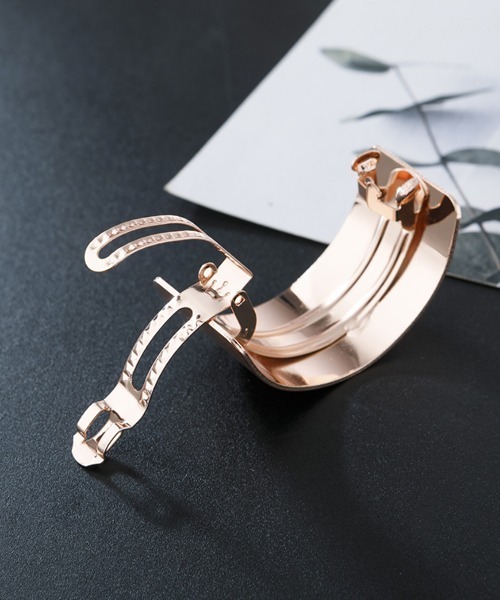 Fun & Daily（ファンアンドデイリー）の「F&D : カーブメタルヘアバレッタ（バレッタ/ヘアクリップ・レディース・シルバー/ゴールド・FREE）」の4枚目の写真