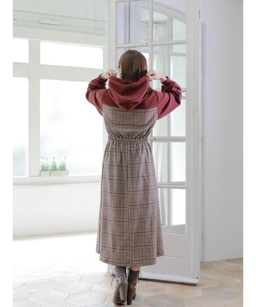 Areeam（アリーム）の「迷わず手に取るパーカーワンピース（ワンピース・レディース・ボルドー/チャコールグレー・FREE）」の3枚目の写真