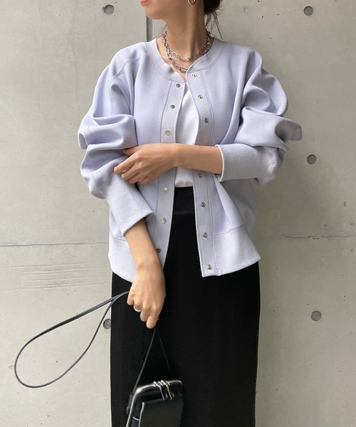 DouDou(ドゥドゥ)の「2WAYドットボタンショートカーディガン(カーディガン/ボレロ・レディース・オフホワイト/バイオレット/グレイッシュベージュ/ブラック・FREE)」の4枚目の写真