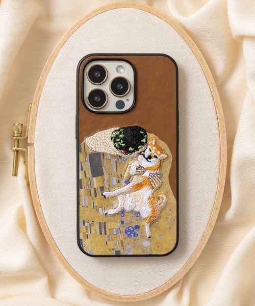 Jubilee（ジュビリー）の「立体刺繍スマホケース iPhone カバー PUレザー【iPhone 7/8/SE/12/12Pro/12 mini/13/13Pro/14/14Pro/15対応】（スマホケース/カバー・レディース・ライトグレー/ブラック/ネイビー/オフホワイト/オリーブ/ダークオリーブ/イエロー/ホワイト×ブルー/ダークブルー/スモークピンク/イエロー×グレー/グリーン/ブラウン・iPhone 12/12 Pro/iPhone 13/iPhone 13 Pro/iPhone 7/8/SE(第2/第3世代)/iPhone 14/iPhone 12 mini/iPhone 14 Pro/iPhone 15）」の5枚目の写真