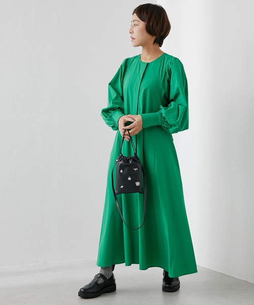 ear PAPILLONNER（イアパピヨネ）の「【Brooklyn Charm(ブルックリンチャーム)×ear】モバイル巾着ショルダーバッグ（ショルダーバッグ・レディース・ブラック×シルバー/ブラック×ゴールド・FREE）」の4枚目の写真