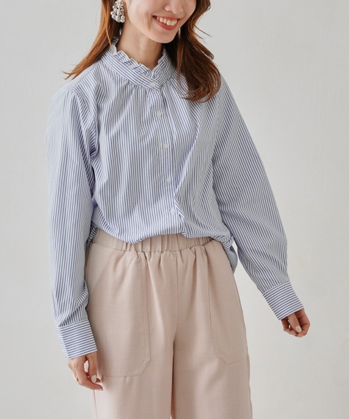 Chez toi（シェトワ）の「ネックフリル裾ラウンドシャツ（シャツ/ブラウス・レディース・オフホワイト/ブルー・FREE）」の5枚目の写真