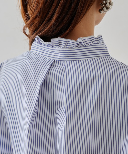 Chez toi（シェトワ）の「ネックフリル裾ラウンドシャツ（シャツ/ブラウス・レディース・オフホワイト/ブルー・FREE）」の14枚目の写真