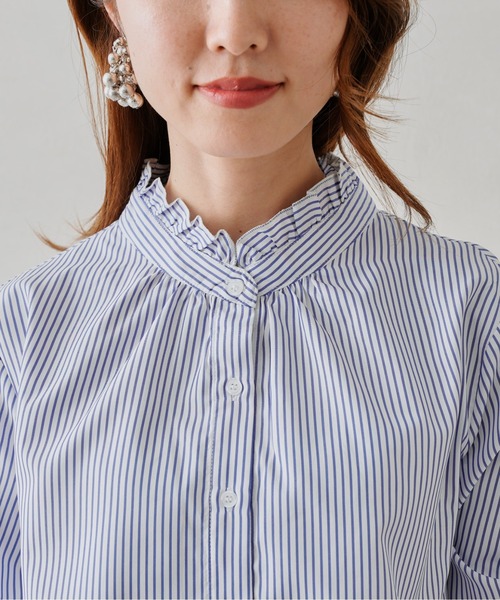 Chez toi（シェトワ）の「ネックフリル裾ラウンドシャツ（シャツ/ブラウス・レディース・オフホワイト/ブルー・FREE）」の15枚目の写真