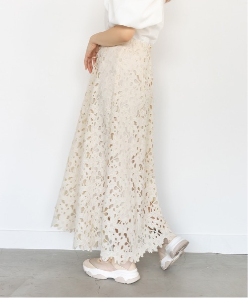 RANDA（ランダ）の「ケミカルレースフレアスカート（スカート・レディース・パープル/グリーン/アイボリー・1/0）」の4枚目の写真