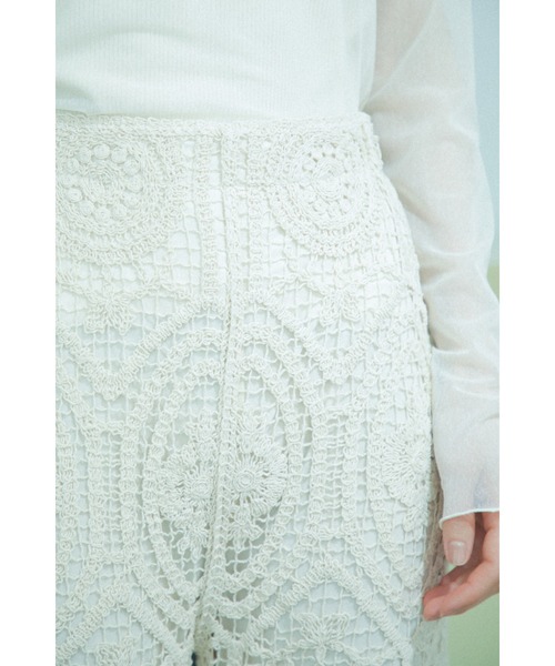 ローズバッド　刺繍パンツ　ホワイト　ROSE BUD ローズバッド 刺繍パンツ ホワイト ROSE BUD - メルカリ