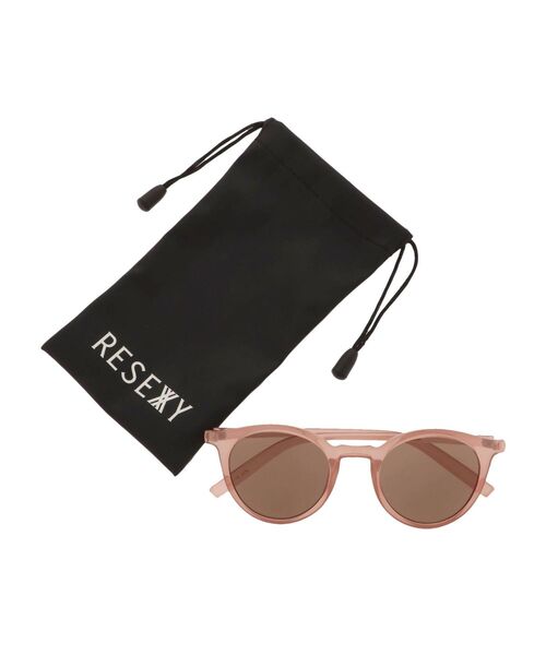 RESEXXY（リゼクシー）の「カラーフレームサングラス（サングラス・レディース・ブラック/ピンク/ベージュ・FREE）」の20枚目の写真