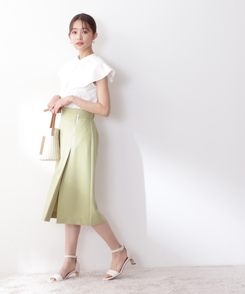 N.（N. Natural Beauty Basic）（エヌエヌナチュラルビューティーベーシック）の「◆２ｗａｙフリルカラーブラウス（シャツ/ブラウス・レディース・オフホワイト/ネイビー/イエロー・MEDIUM）」の5枚目の写真