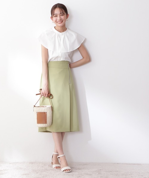 N.（N. Natural Beauty Basic）（エヌエヌナチュラルビューティーベーシック）の「◆２ｗａｙフリルカラーブラウス（シャツ/ブラウス・レディース・オフホワイト/ネイビー/イエロー・MEDIUM）」の4枚目の写真