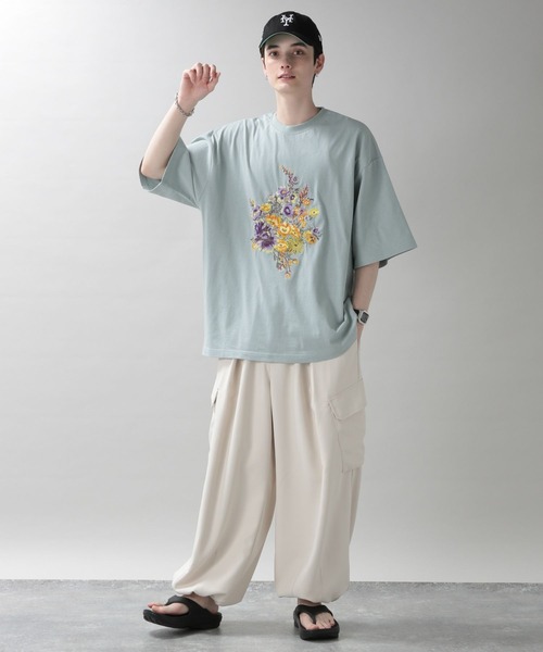 RAGEBLUE(レイジブルー)の「フラワー刺繍/ビッグシルエットTシャツ(Tシャツ/カットソー・メンズ・ホワイト/ライトブルー・MEDIUM/LARGE)」の6枚目の写真