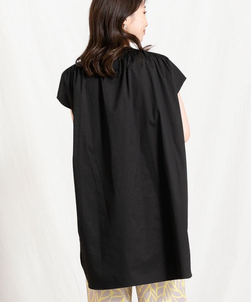 Torrazzo Donna パール付ニットシャツチュニック　トラッゾドンナ Torrazzo Donna（トラッゾドンナ）の「パール付ニットシャツ
