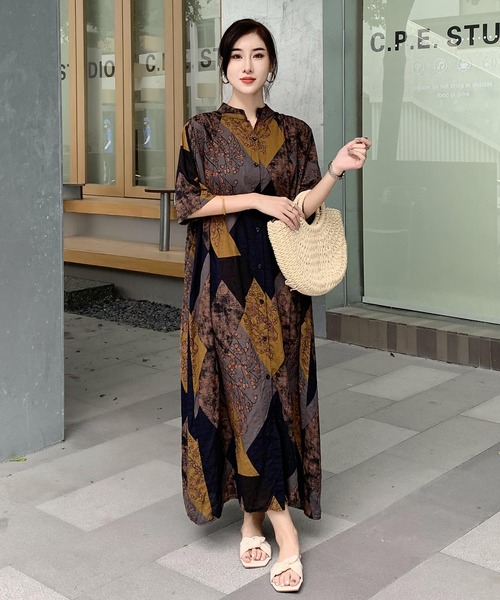 FREE STYLISTS（フリー スタイリスト）の「バンドカラーAラインシャツワンピース（シャツワンピース・レディース・グレー系/ブラウン系・FREE）」の3枚目の写真