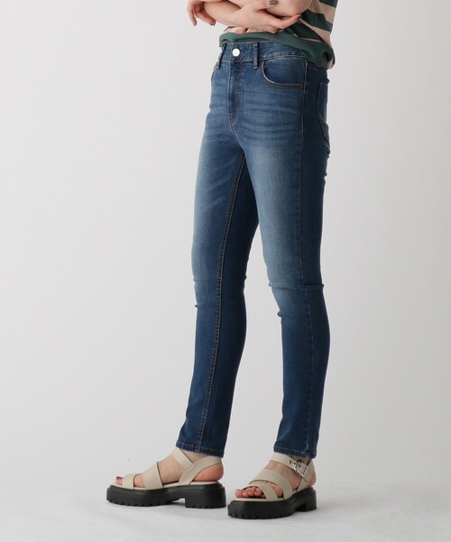 OPAQUE.CLIP（オペークドットクリップ）の「ストレッチスキニーパンツ（その他パンツ・レディース・チャコールグレー/ブラック/ダークブラウン/ライトベージュ/ブルー/ダークネイビー/ホワイト系/ダークグレー/ライトブルー・34/36/38/40/42）」の11枚目の写真