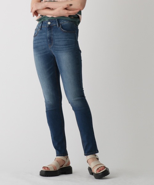 OPAQUE.CLIP（オペークドットクリップ）の「ストレッチスキニーパンツ（その他パンツ・レディース・チャコールグレー/ブラック/ダークブラウン/ライトベージュ/ブルー/ダークネイビー/ホワイト系/ダークグレー/ライトブルー・34/36/38/40/42）」の14枚目の写真