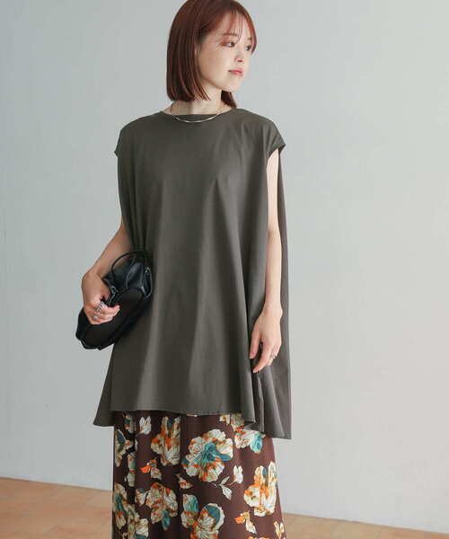 URBAN RESEARCH DOORS（アーバンリサーチドアーズ）の「フレアチュニックカットソー（Tシャツ/カットソー・レディース・チャコールグレー/ベージュ系その他・MEDIUM）」の2枚目の写真