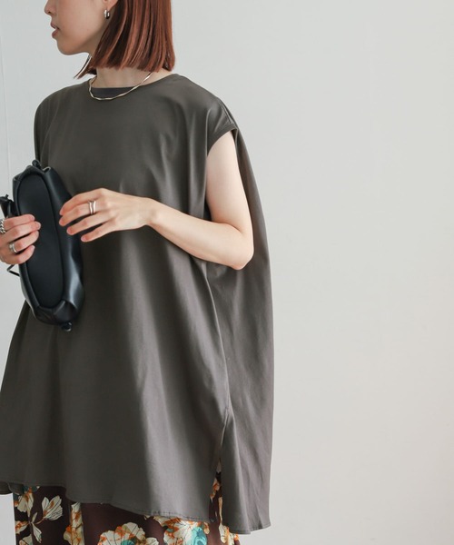 URBAN RESEARCH DOORS（アーバンリサーチドアーズ）の「フレアチュニックカットソー（Tシャツ/カットソー・レディース・チャコールグレー/ベージュ系その他・MEDIUM）」の4枚目の写真