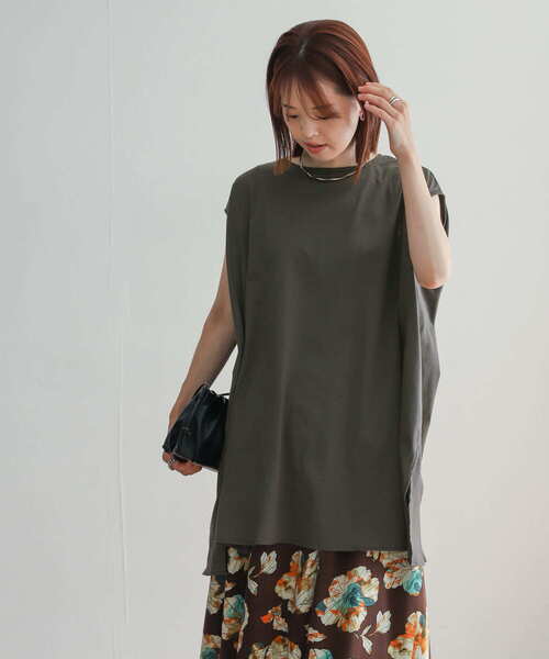 URBAN RESEARCH DOORS（アーバンリサーチドアーズ）の「フレアチュニックカットソー（Tシャツ/カットソー・レディース・チャコールグレー/ベージュ系その他・MEDIUM）」の5枚目の写真