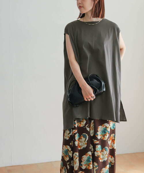 URBAN RESEARCH DOORS（アーバンリサーチドアーズ）の「フレアチュニックカットソー（Tシャツ/カットソー・レディース・チャコールグレー/ベージュ系その他・MEDIUM）」の6枚目の写真