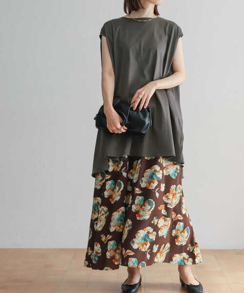 URBAN RESEARCH DOORS（アーバンリサーチドアーズ）の「フレアチュニックカットソー（Tシャツ/カットソー・レディース・チャコールグレー/ベージュ系その他・MEDIUM）」の7枚目の写真