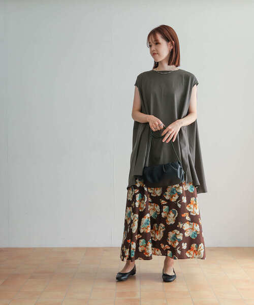 URBAN RESEARCH DOORS（アーバンリサーチドアーズ）の「フレアチュニックカットソー（Tシャツ/カットソー・レディース・チャコールグレー/ベージュ系その他・MEDIUM）」の8枚目の写真