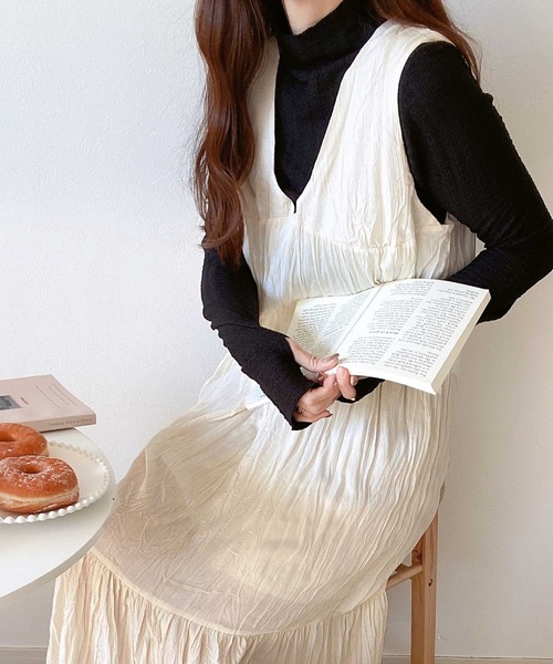 mily bilet（ミウィビレット）の「【mily bilet】さらりと旬顔、ワッシャーシアー素材マキシワンピース（ワンピース・レディース・ブラック/ベージュ/ブラウン/アイボリー・SMALL/MEDIUM/LARGE/X-LARGE）」の5枚目の写真