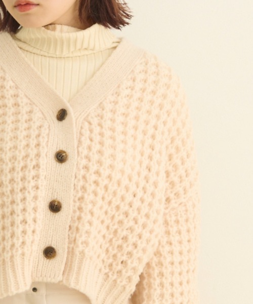 MERLOT（メルロー）の「ワッフル編みカーディガン（カーディガン/ボレロ・レディース・ブラック/レッド/グリーン/ナチュラル・FREE）」の2枚目の写真