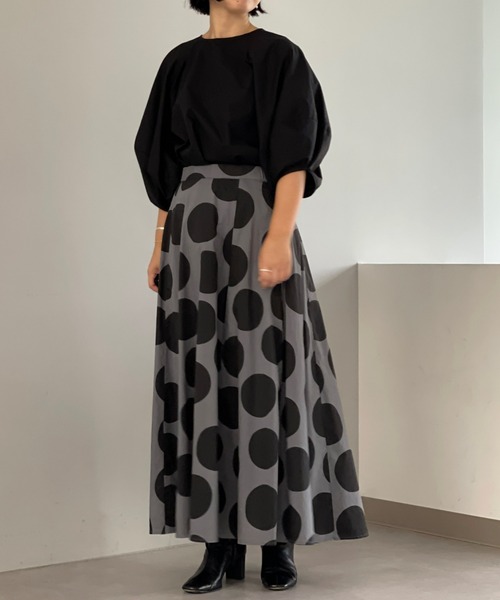 BEARDSLEY(ビアズリー)の「前後で着られて立体的なボリューム袖がポイント 袖バルーンブラウス(シャツ/ブラウス・レディース・ホワイト/ブラック・FREE)」の19枚目の写真