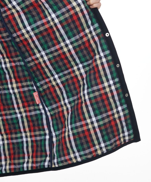 Arnold Palmer（アーノルドパーマー）の「キルティング ロングコート（ノーカラーコート・レディース・アイボリー/ネイビー・M/L）」の3枚目の写真