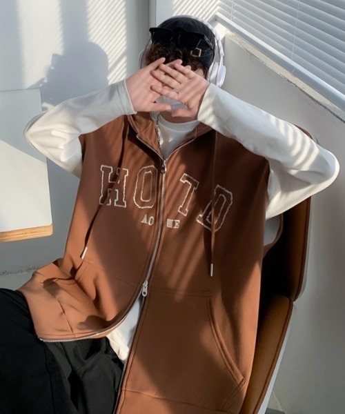 MGV(エムジーヴィー)の「カレッジロゴダブルジップベストパーカー(ベスト・メンズ・ブラウン/グレー・MEDIUM/LARGE/X-LARGE)」の14枚目の写真