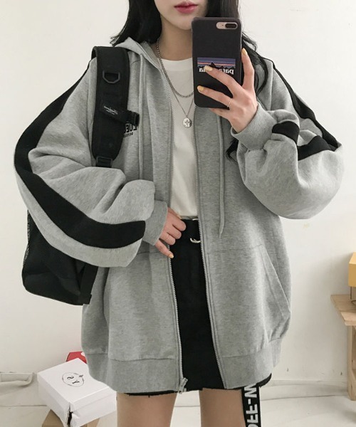 yuue' ( wear )（ユーイ）の「サイドライン オーバーサイズ ビッグシルエット ジップアップパーカー（パーカー・レディース・グレー・S/M/XL/L）」の7枚目の写真