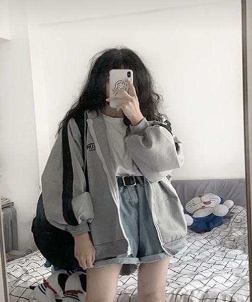 yuue' ( wear )（ユーイ）の「サイドライン オーバーサイズ ビッグシルエット ジップアップパーカー（パーカー・レディース・グレー・S/M/XL/L）」の8枚目の写真
