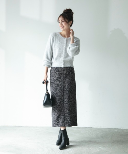 M.deux（エムドゥ）の「クルーネックシャギーカーデ（カーディガン/ボレロ・レディース・ライトグレー/ブラック/ラベンダー/オフホワイト/ベージュ・MEDIUM）」の8枚目の写真